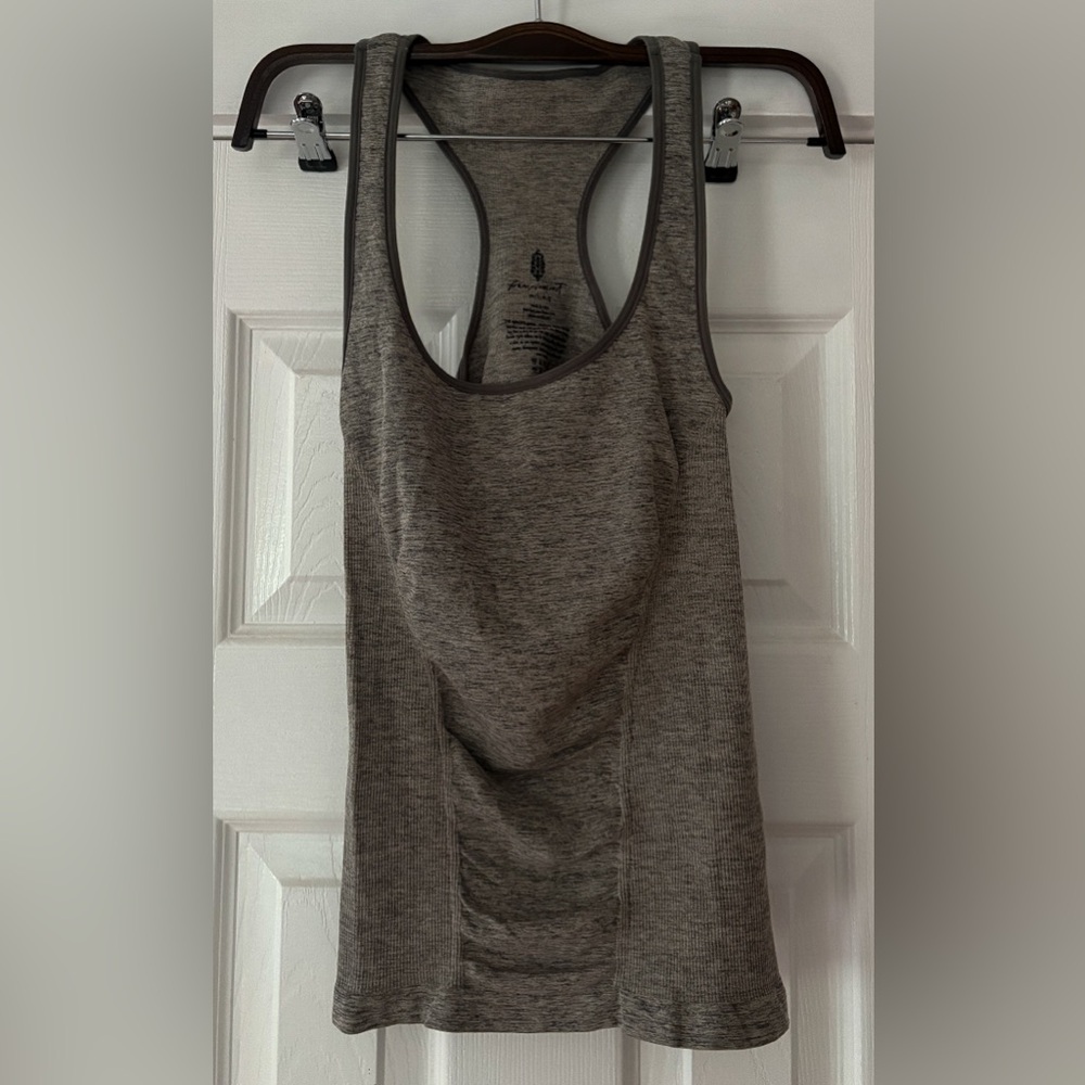 Free People Movement Good Karma Gray Tank Top Size M/L‎ NWOT